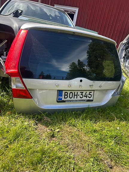 Volvo V70 mk3 takaluukku