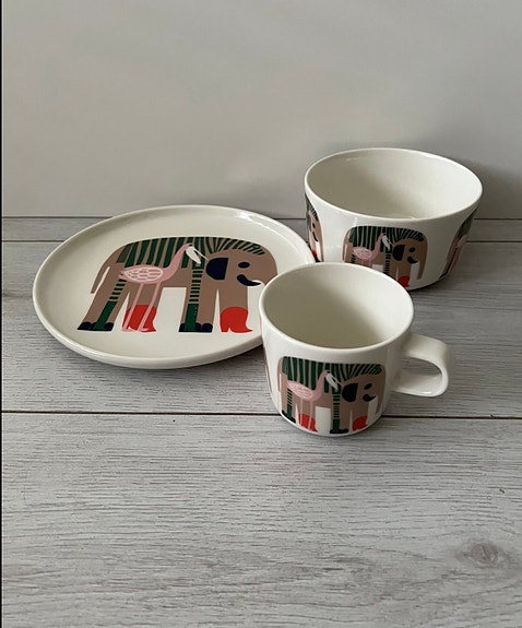 Marimekko karkuteillä astiat
