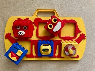 Myydään varaosina LEGO Duplo 2072 (v. 1987) vintage-aktiviteettiosia + alusta