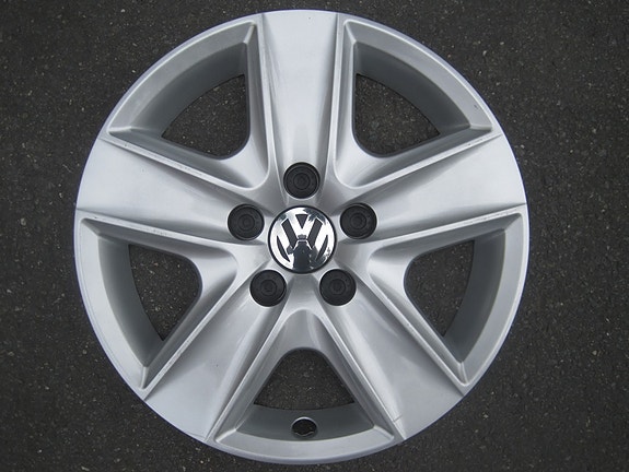 VW alkuperäiset muotovanne pölykapselit 16" 4kpl