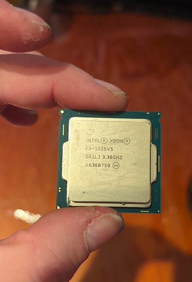 Intel Xeon E3-1225 v5 -prosessori (LGA 1151) / HP Z240 Barebone