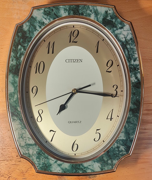 Citizen Quartz seinäkello