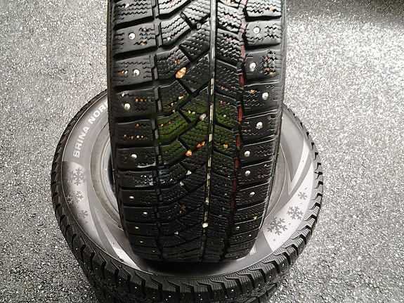 Nastarenkaat 205/65 15"