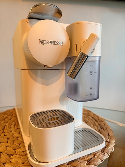 Nespresso Lattissima One NEW DeLonghi , valkoinen