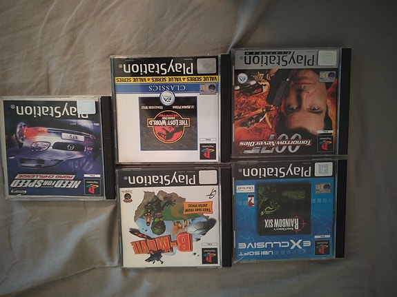 ps1 pelit