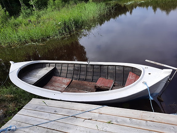 Kuidutettu puuvene pernardin peti akseli potkuripaikallaan koneen saa mukaa