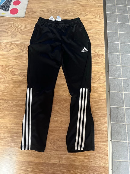 Adidas verkkarit
