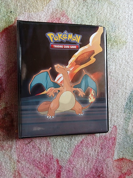 Pokemon korttikansio Charizard