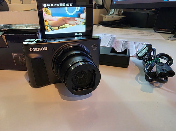 Canon PowerShot SX730 HS musta