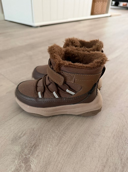 H&M kengät 22