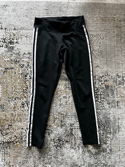 Adidaksen treenitrikoot S