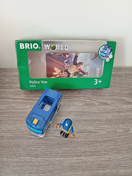 Brio poliisi juna ja ukkeli