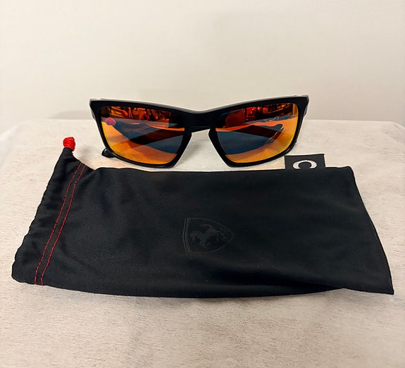 Oakley Sliver Ferrari collection aurinkolasit