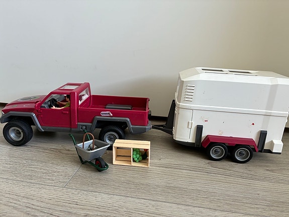 Schleich hevostraileri ja lava-auto leikkisetti