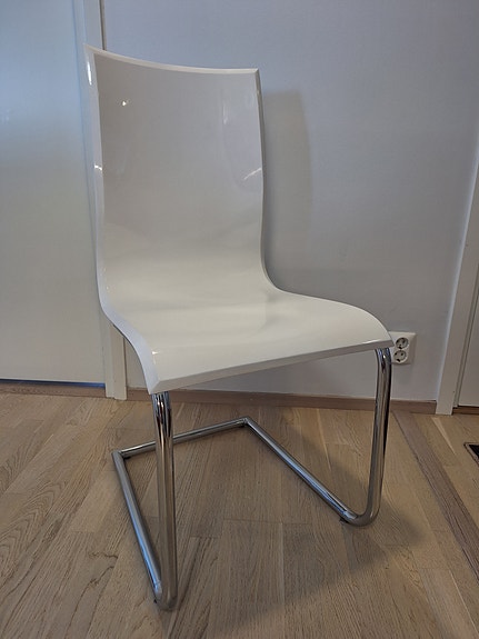 Valkoiset tuolit 4 kpl