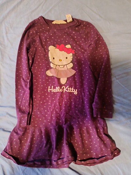Hello Kitty mekko 122 cm