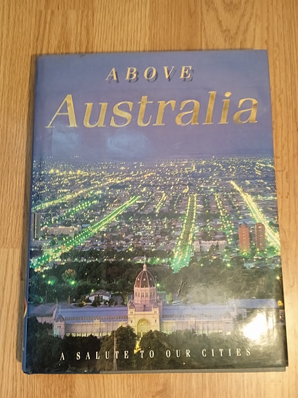 Above Australia valokuvakirja