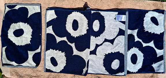 Marimekko Unikko käsipyyhkeet tummansininen beige