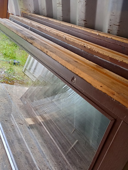 Käytetyt puusepän tekemät ikkunat