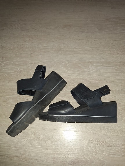 Naisten sandaalit
