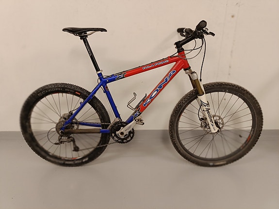 Kona Kula Primo 18" / M-koon rungolla ja 26" renkailla varustettu xc maastopyörä