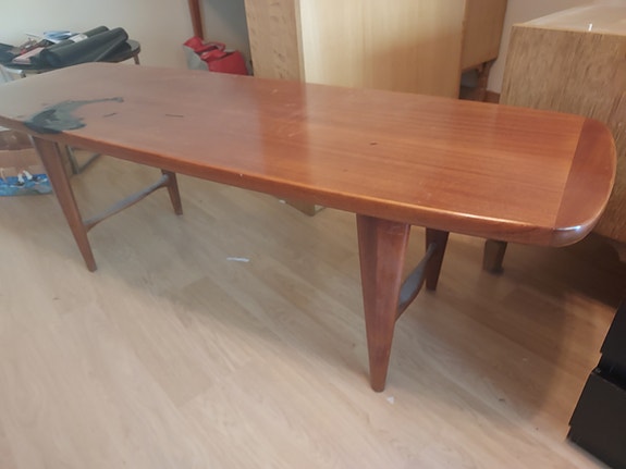 Teak pöytä entisöijälle