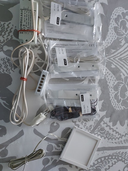 Savo design 4 kpl led valaisimia ja muuntaja