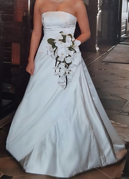 Kaunis hääpuku. Miss Kelly Paris