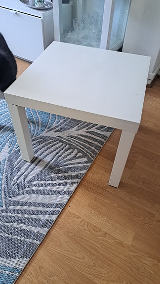 Annetaan Ikea Lack-pöytä + laatikot