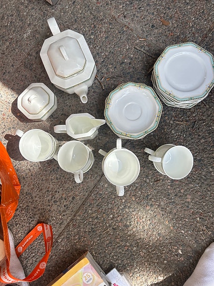 Villeroy & Boch kahviastiasto valkoinen vihreällä reunakuviolla