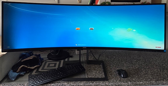 Philips 5120x1440 kaareva näyttö 49"