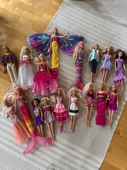 Barbie-nukkeja ja Ken-nukke