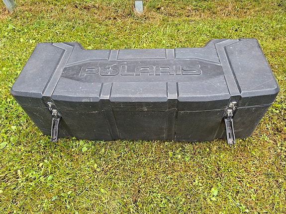 Polaris 570 XP takaboksi mönkijään musta