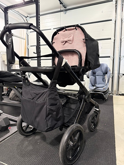 Bugaboo Fox 3 yhdistelmärattaat, vaippalaukku ja vaunuverho
