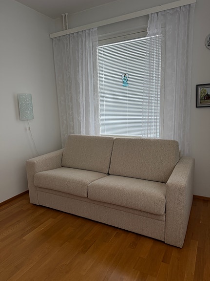 Beige vuodesohva