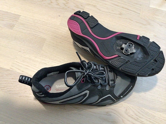 Shimano sisä-/maastopyöräilykengät koko 39 musta/harmaa
