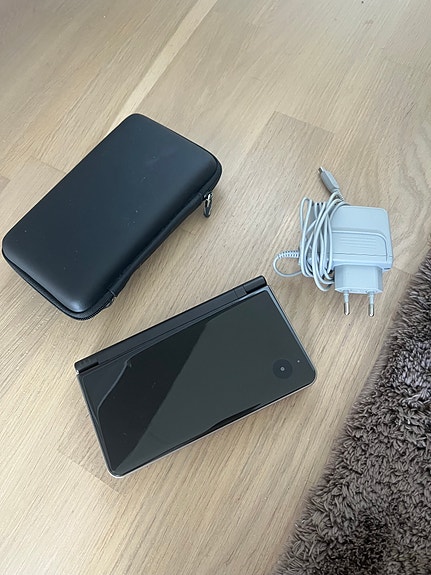Nintendo DSi XL