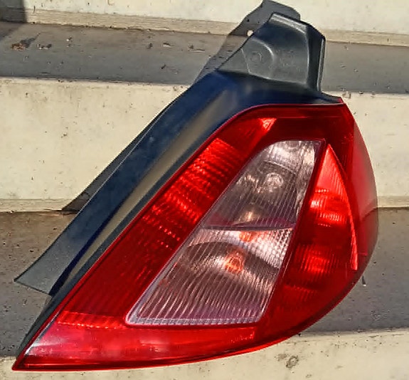 RENAULT MEGANE II oikea takavalo