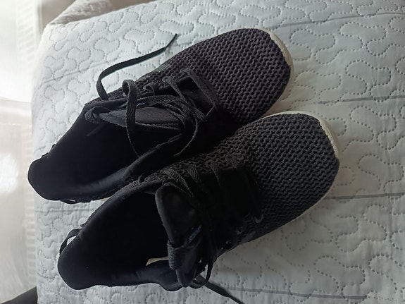 Adidas lenkkarit 36