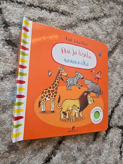 Etsi ja löydä savannilta