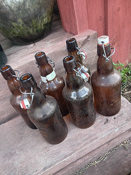 Vanhoja pulloja
