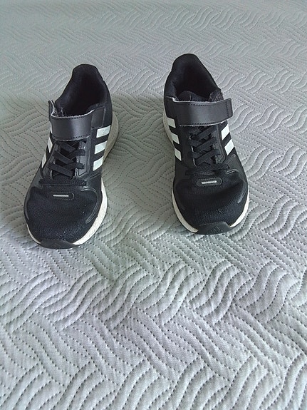 Adidas lenkkarit