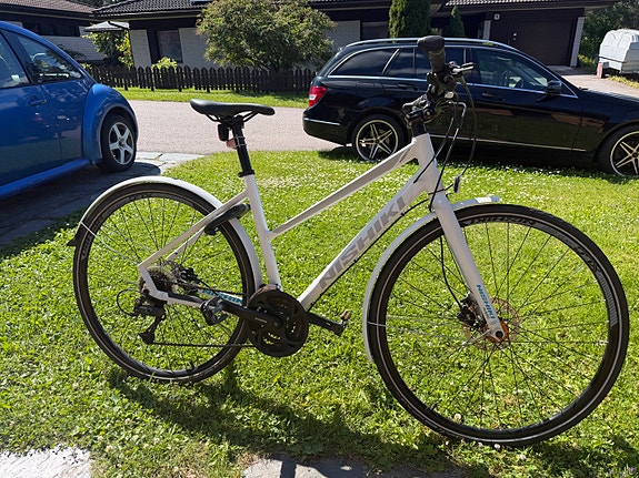 Nishiki hybridipyörä 28" 48 cm valkoinen