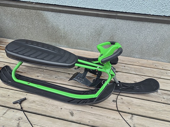 Stiga Snowracer Curve -kelkka
