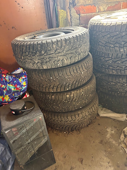 Talvirenkaat vanteineen Citroen