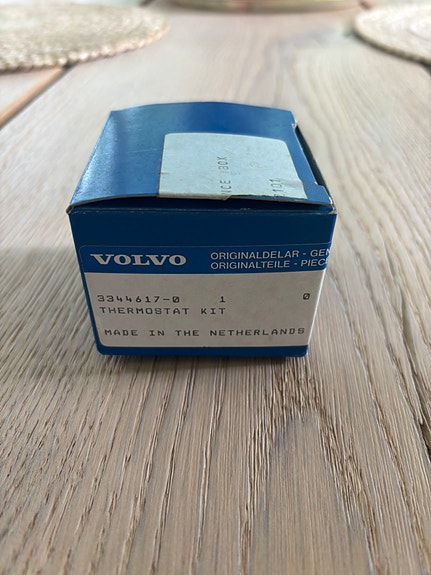 Volvo OEM termostaatti
