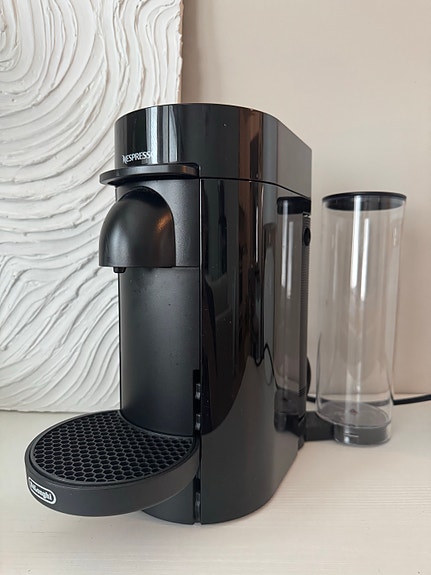 Nespresso kapselikeitin musta