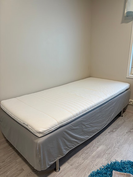IKEA runkopatja ja yhteensopiva petauspatja