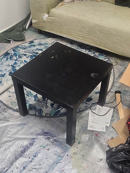 Annetaan musta sohvapöytä, Ikea Lack