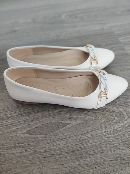 Valkoiset avokkaat/ ballerinat. Koko 37